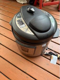 Instant Pot IP-LUX 6-Quart Electric Pressure Cooker newer used no box