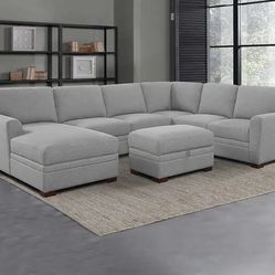 Like New Sectional With Ottoman Storage 