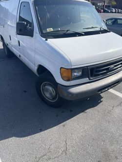 2005 Ford E-350