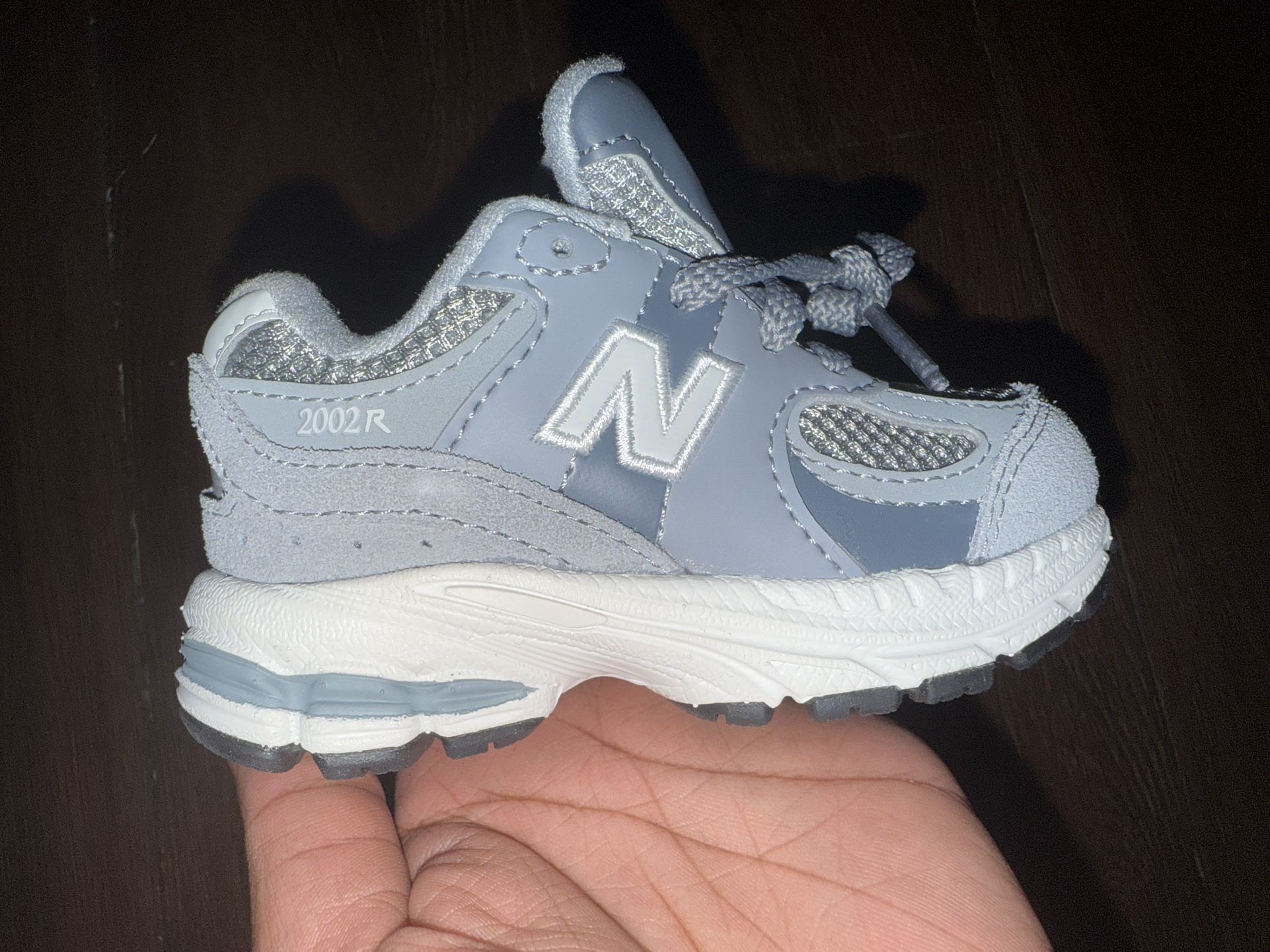 Never Worn New Balance (2002) Size 5 For Kids/Infants