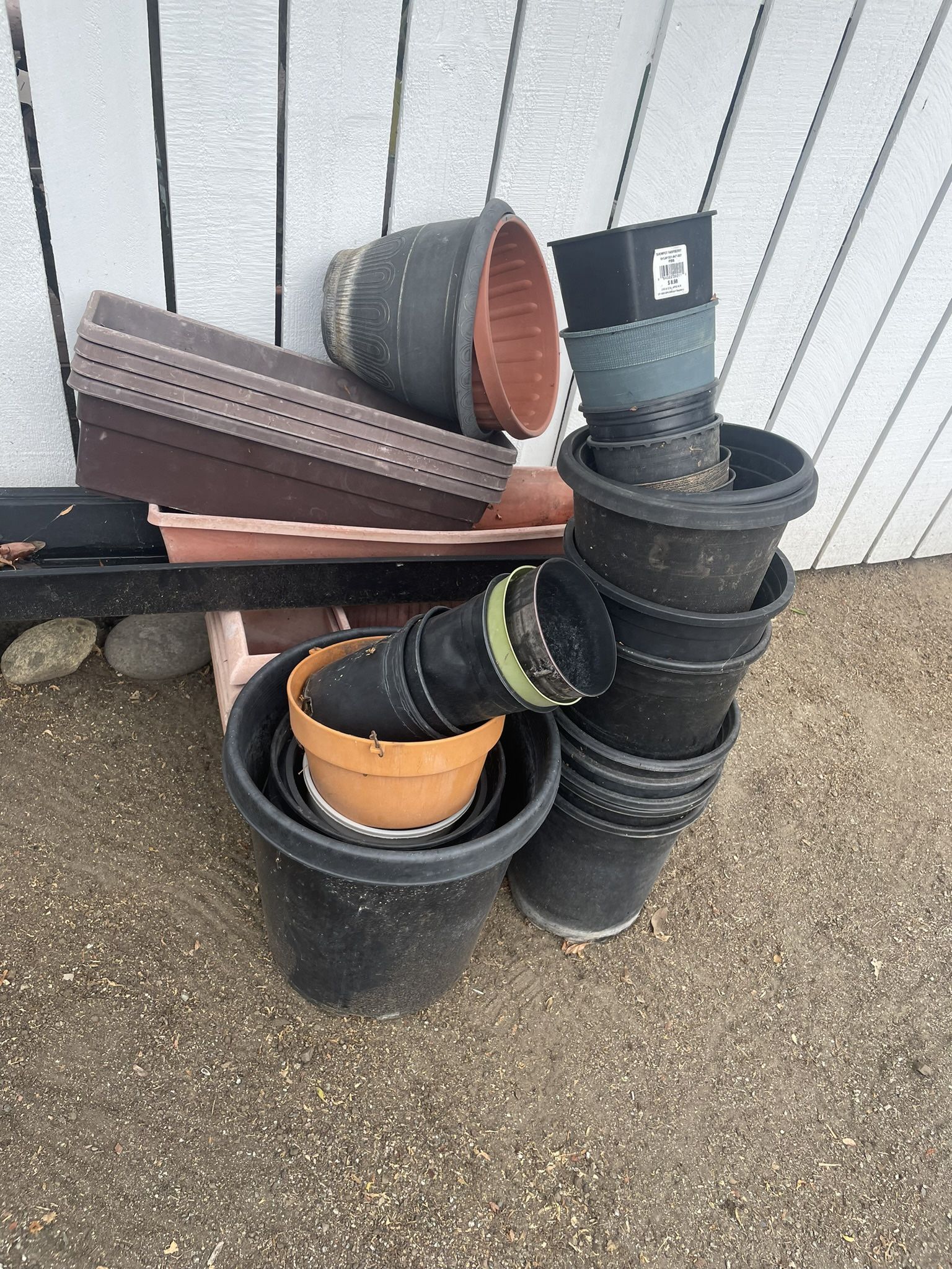 Pots, Plastic, Various Sizes And Shapes