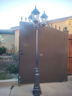 Aluminum Post Light
(New)