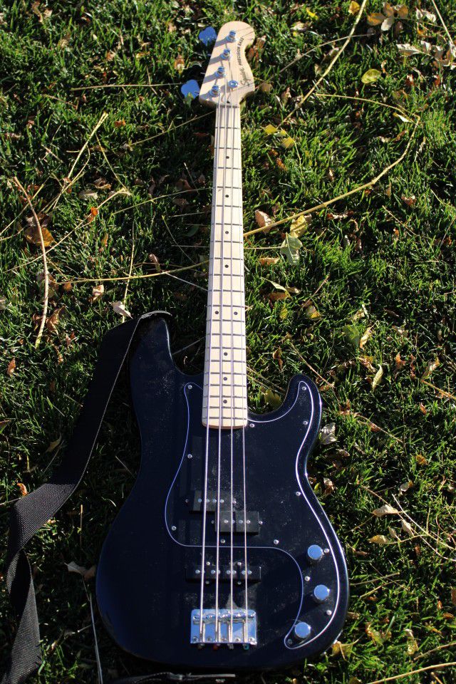 Squier Bass Affinity Series Precision Bass Kit 