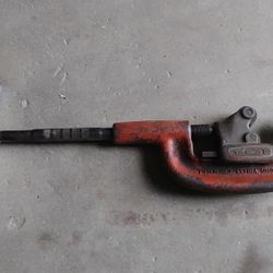 Ridgid pipe cutter 1-2” Inches