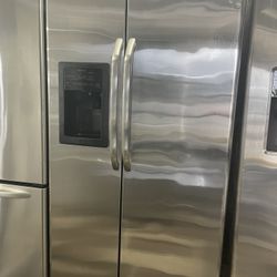 Stainless Steel Ge Side By Side Refrigerator At Roseville Appliances 30003 Groesbeck 