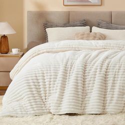 BEDELITE Fleece Comforter Set – Plush Winter Bedding – Queen Size