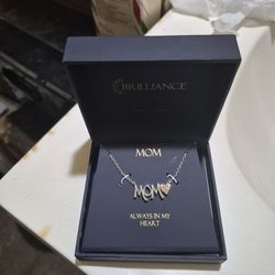 Kohl's Brilliance Brand MOM Necklace "Always In My Heart" Brand New, Original Box