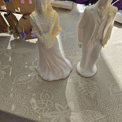 Vintage Avon Bride And Groom Perfume  Bottles.  Some Yellowing On Them