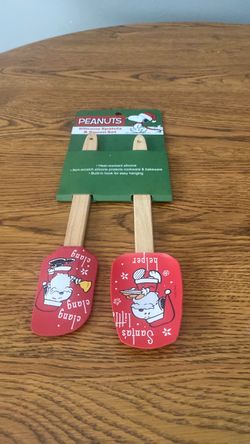 Peanuts, silicone spatula, and spoon set