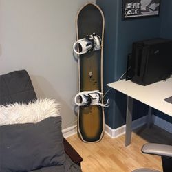 Arbor Snowboard 156 cm  (Element Bindings Included)
