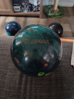900 Global wolverine bowling ball