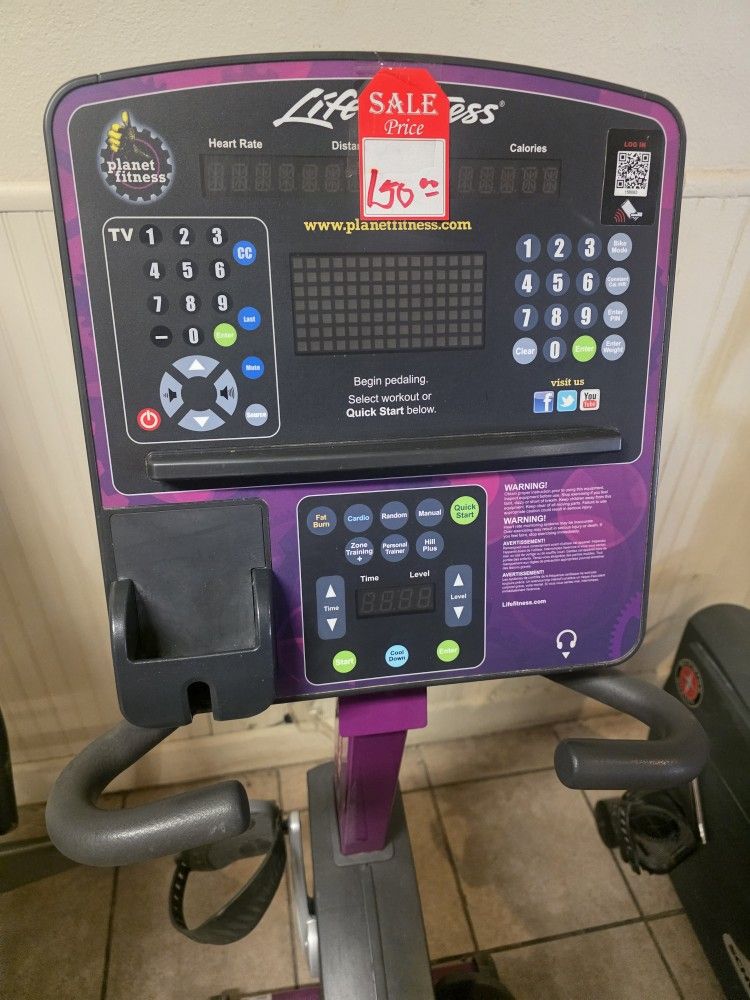 Life Fitness recumbent exercise bike