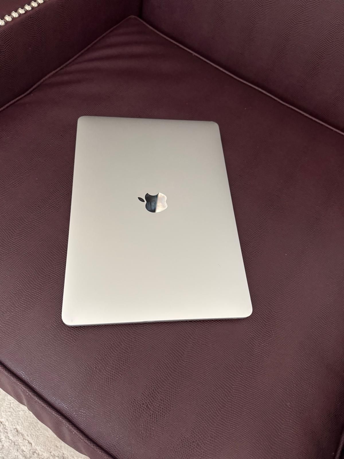 MacBook Pro M1. 16. GB. 2. TB