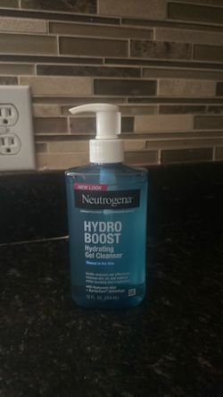 New Neutrogena hydro boost hydrating gel cleanser 12 oz