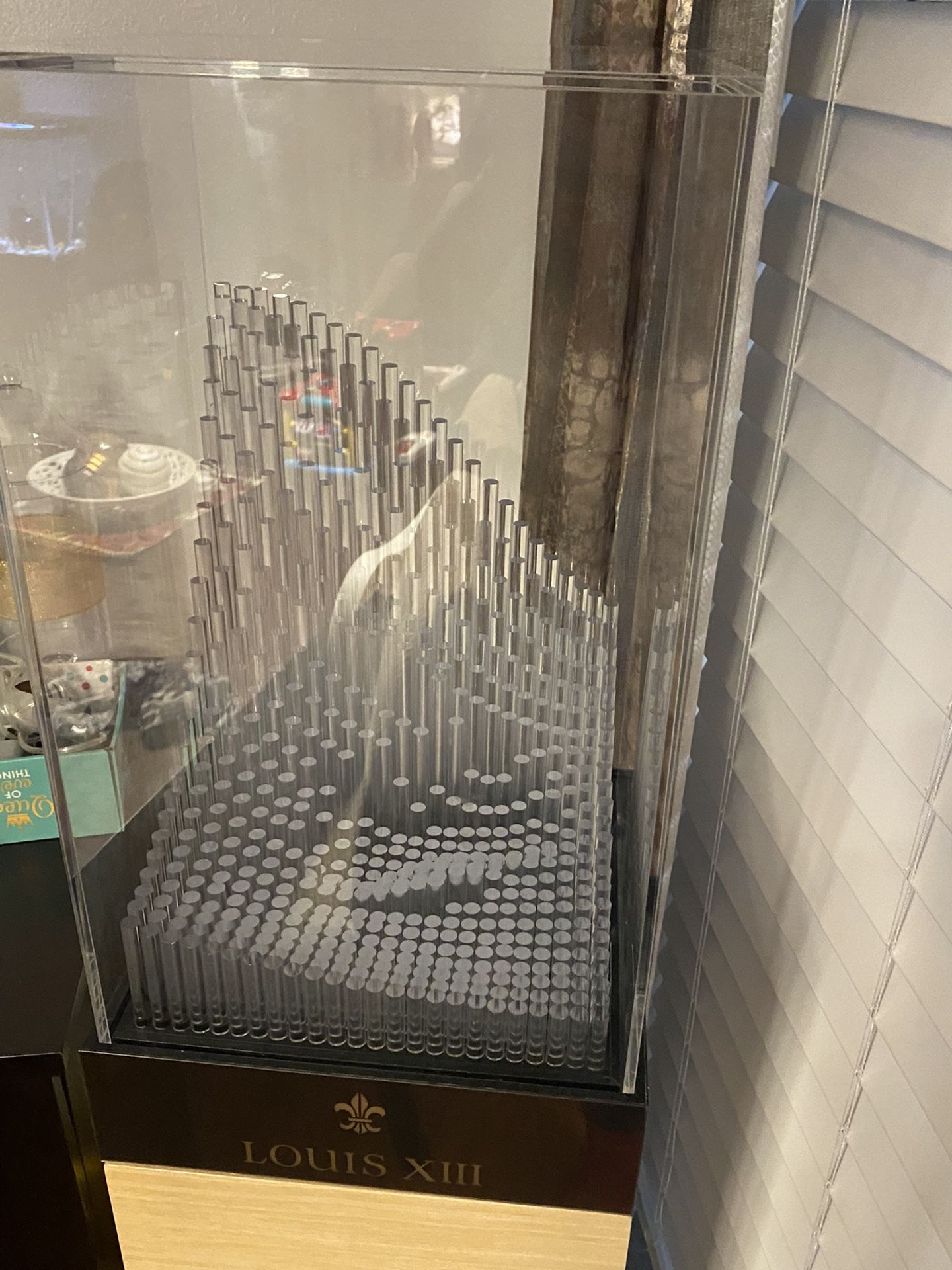LOUIS XIII ILLUMINATING DISPLAY CASE STAND for Sale in Miami Gardens
