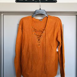 (NEW) Women’s Charlotte Russe Sweater Size Small