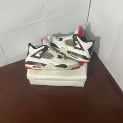 Jordan Retro 4 Flight Nostalgia