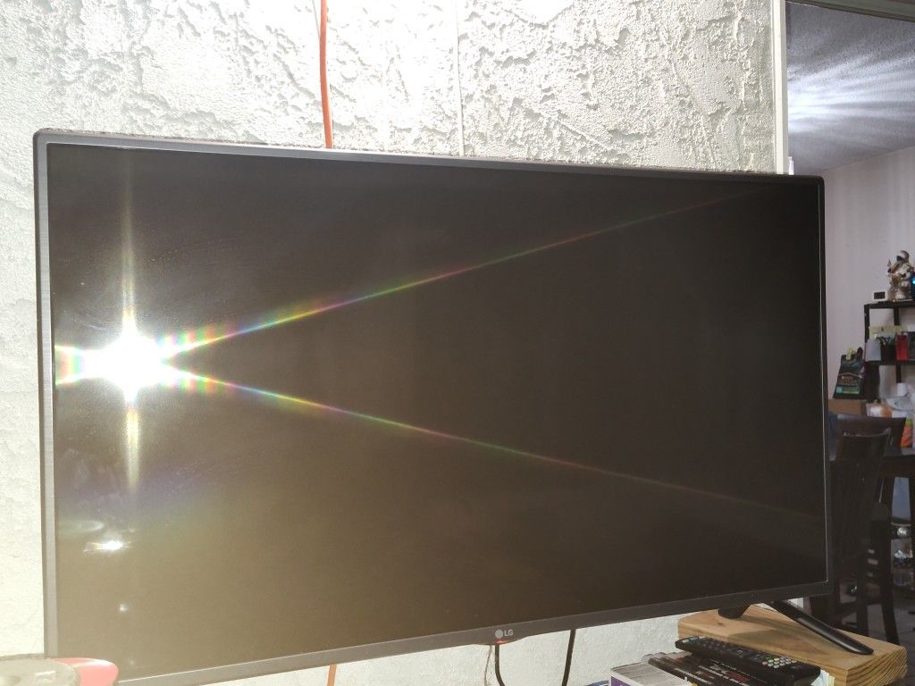 42 Inch LG Flat Screen TV