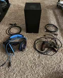 Xbox Series X w/accessories