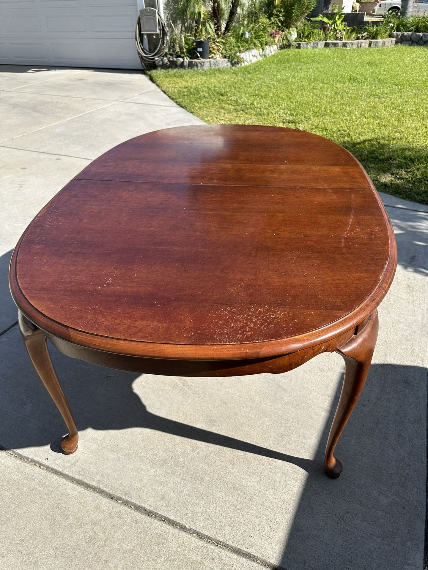 Dinning Table 