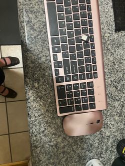 Wireless computer key board (rose gold)