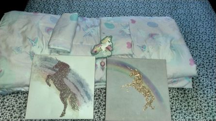 Full girls decor and bedspread