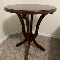 Wood End Table -great Condition 