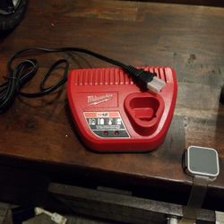 Milwaukee  M12 Charger 