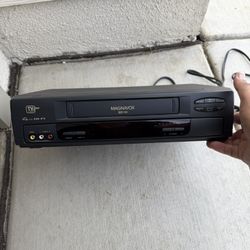 Magnavox VHS PLAYER in Excellent condition!