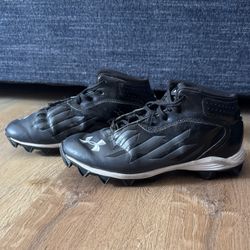 Under Armour Kids Size 3.5