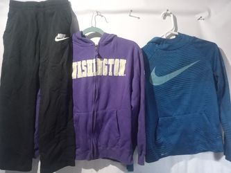 Boys Nike bundle size large