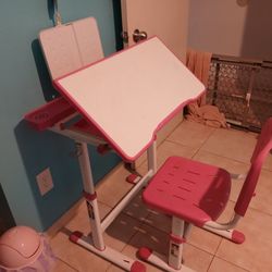 Kids desk