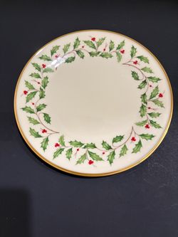 Single Lenox Holiday 10.5" Dinner Plate - Made in USA - Gold Trim Skip