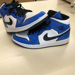 Jordan 1 Mid Signal Blue