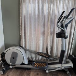 Nordic track E7.1 Elliptical Machine