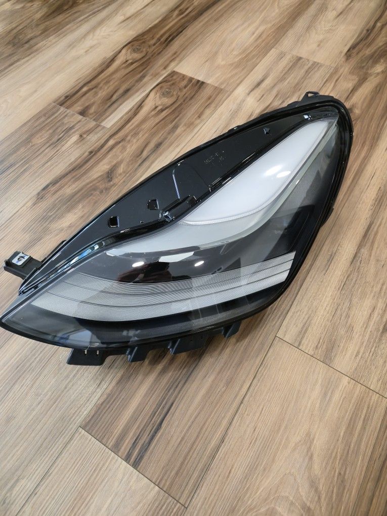 Tesla Model 3 Headlight
