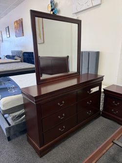 Queen bedroom set