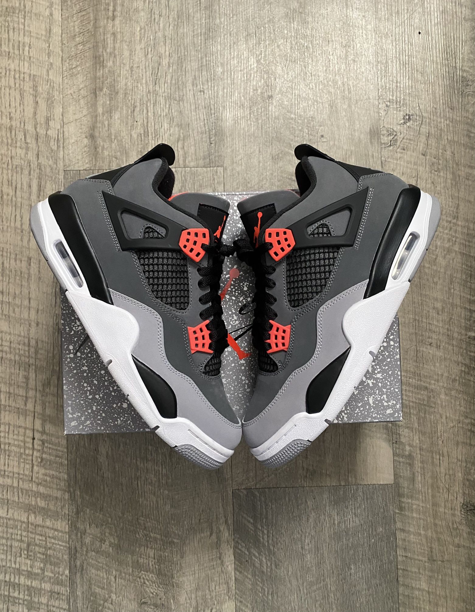 Jordan 4 Infrared Size 9  & Accessories