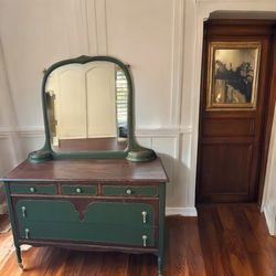 Antique dresser With Mirror