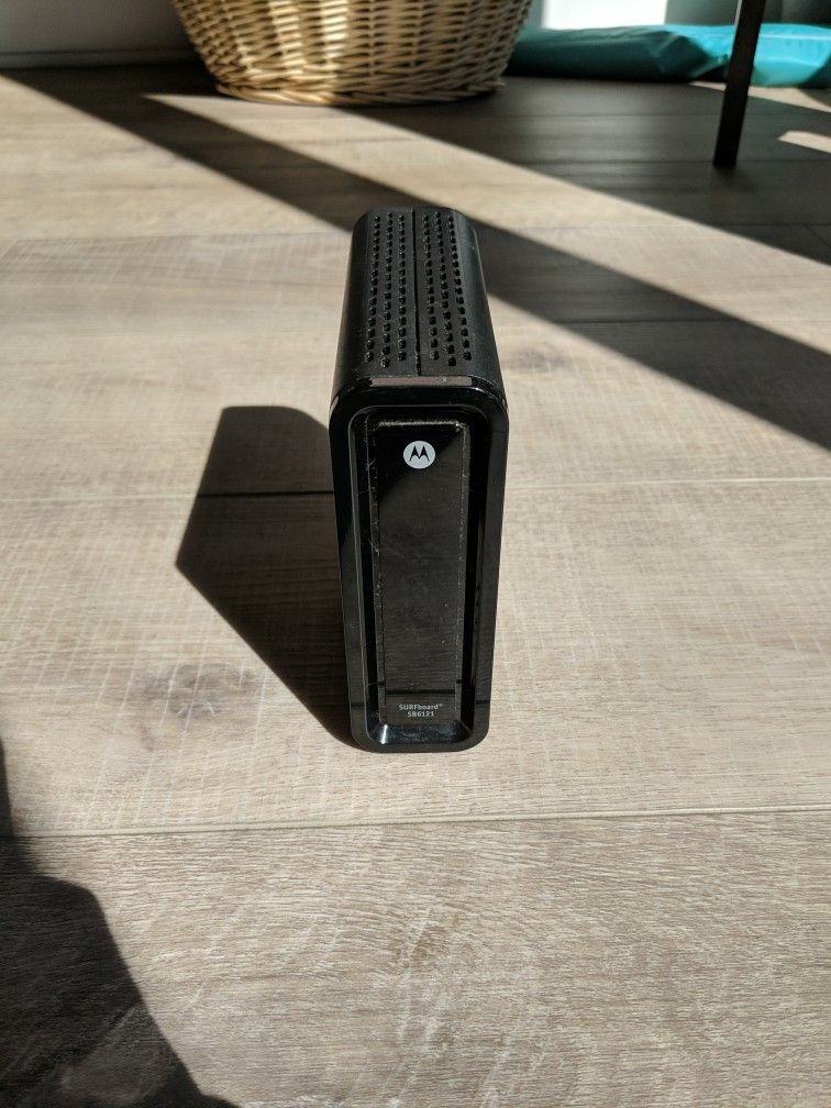 MOTOROLA SURFBOARD SB6121 MODEM
