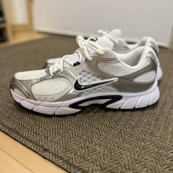 Nike V5 RNNR Size 10.5