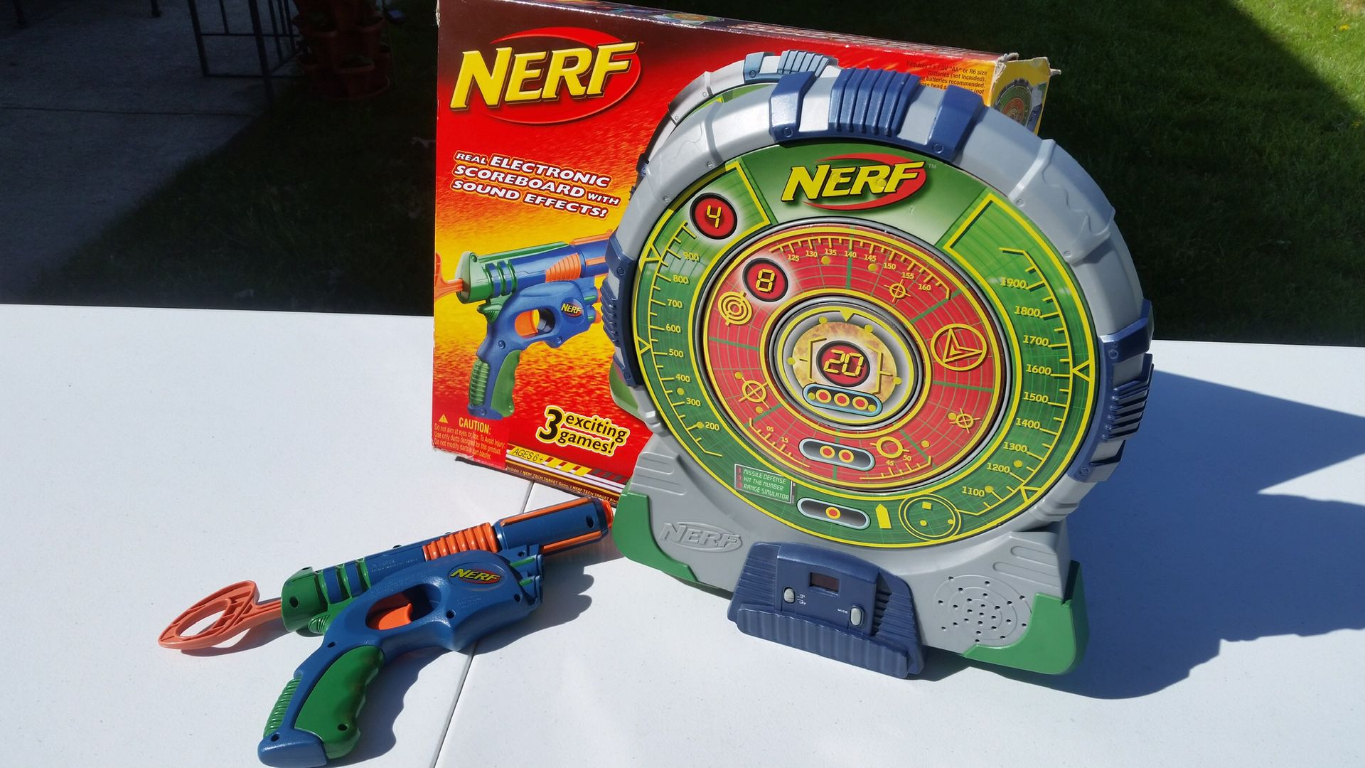 Nerf N-Strike Electronic Scoreboard - 3 Different Games w/Gun, Darts & Box 
