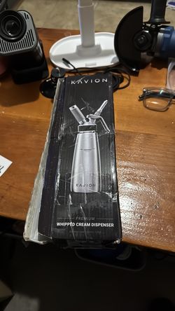 Whipped Cream Dispenser, Stainless Steel Whipped Cream Maker with 3 Decorating Nozzles 1 Brush, 500ML/1 Pint for Desserts (N2O Chargers Not Included)