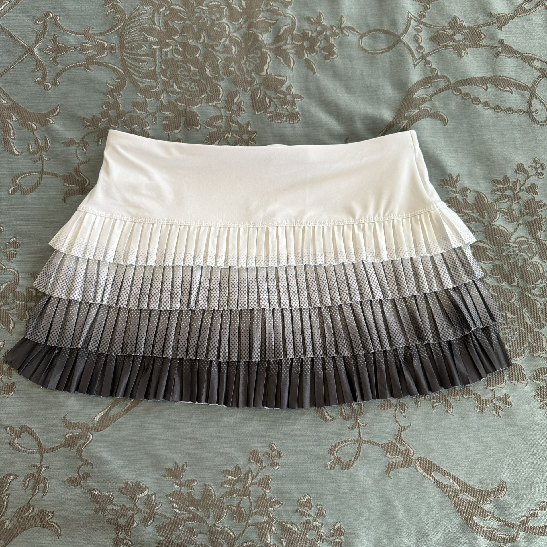 Lucky In Love Ultra Wave Pleated Tennis Skirt White Gray Women’s Size Medium