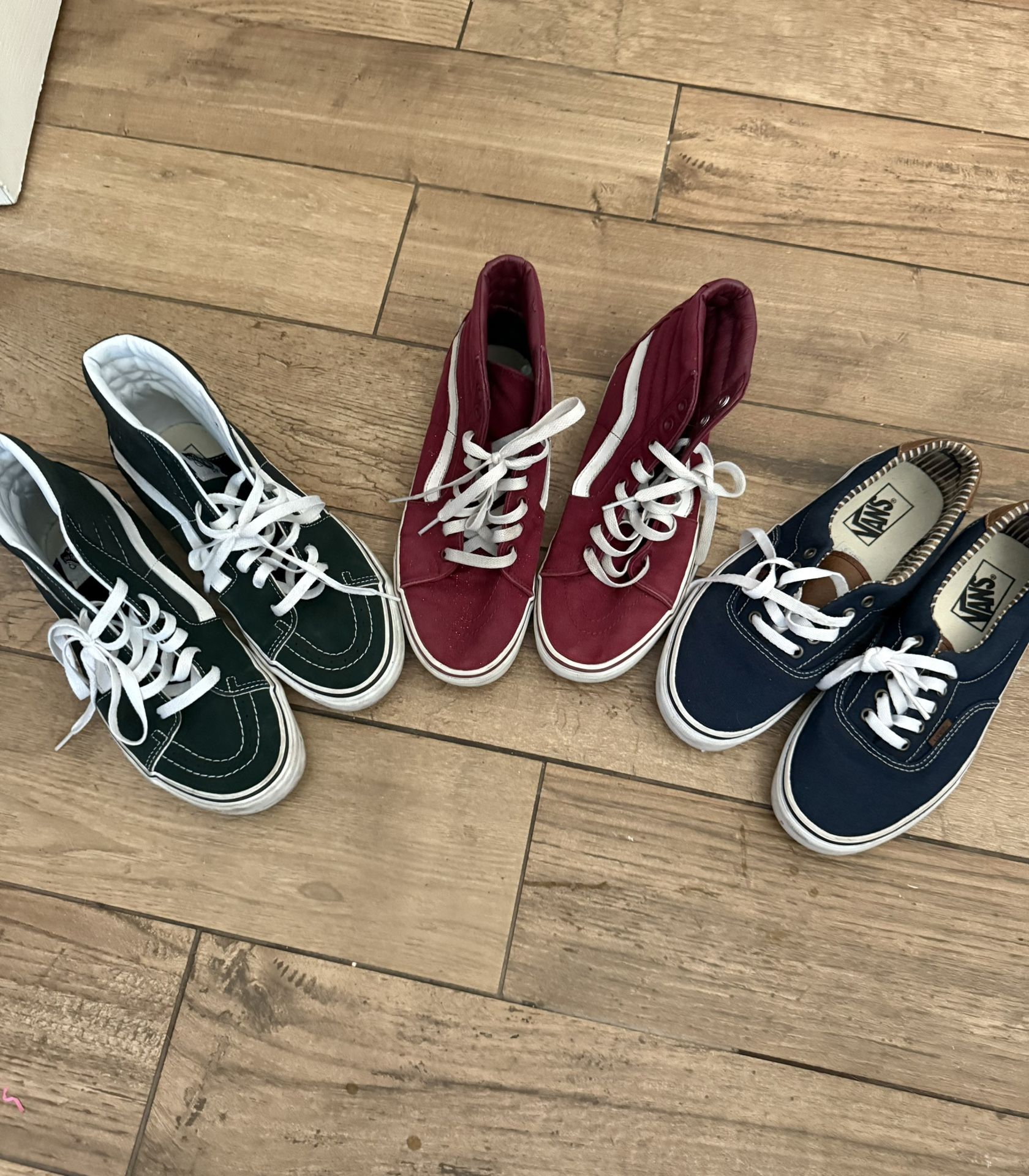 Men’s 8.5 vans - 9/10 Condition