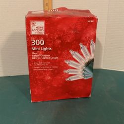 CLEAR CHRISTMAS LIGHTS