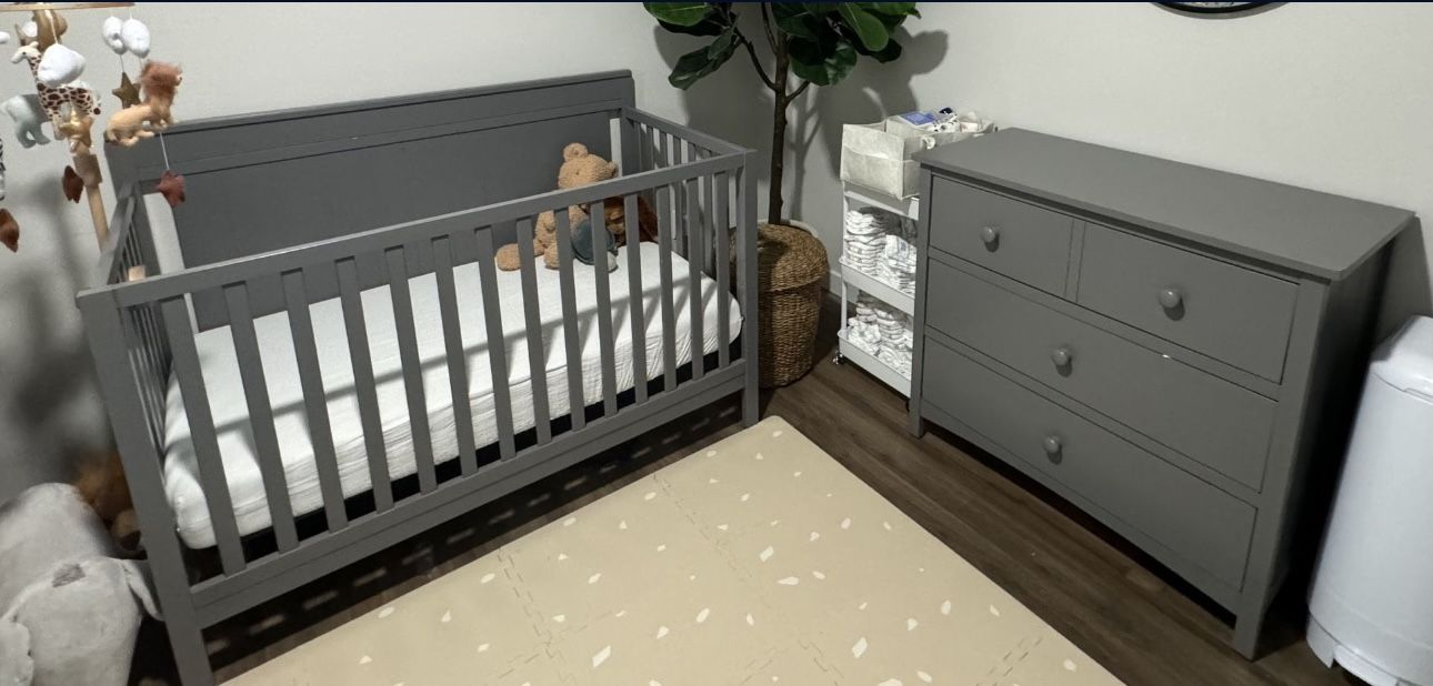 Oxford Baby Crib And Dresser