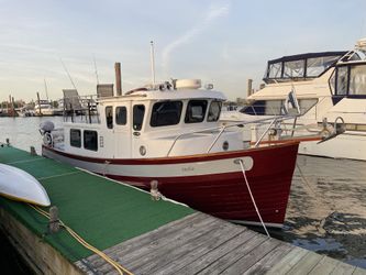32 Ft American Tug Trawler (Sun Downer)