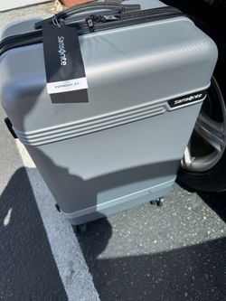New With Tag Samsonite 24”