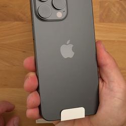 iPhone 15 Pro Max 256 Unlocked